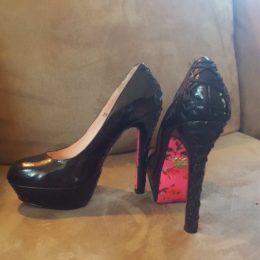 Betsey Johnson Dita pumps